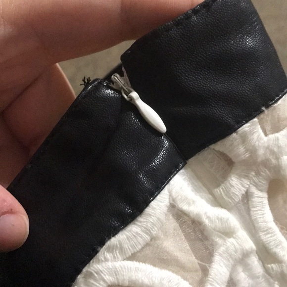 Pins and Needles Floral Overlay Skirt - Picture 6 of 7